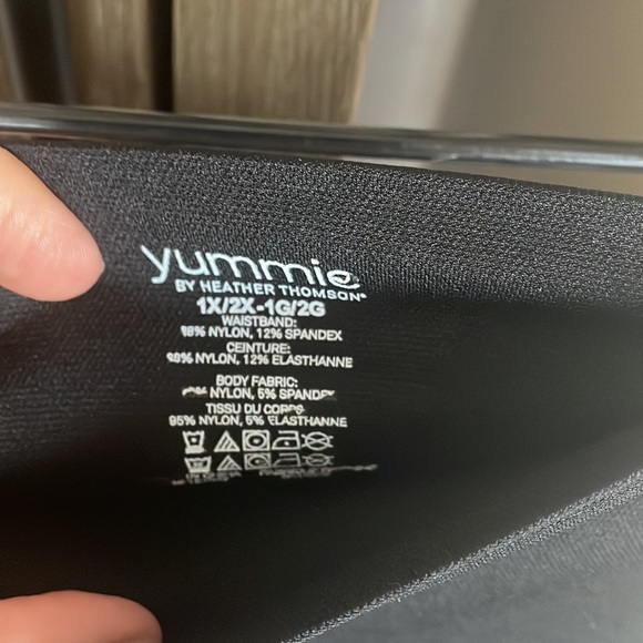 Yummie Shapewear high waisted slip tummy control plus size 1X black - Picture 7 of 7